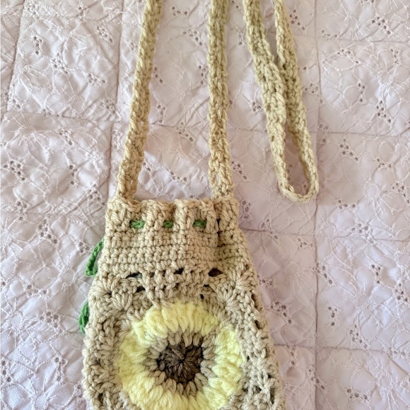 Crochet Sunflower Crossbody Bag - Picture 7 of 7